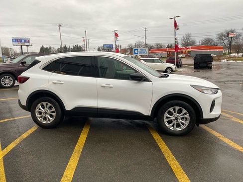 Used 2023 Ford Escape Active image 6