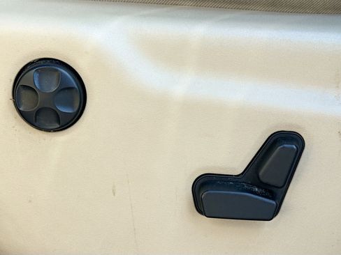 Used 2018 Jeep Grand Cherokee Limited image 24