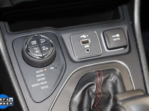 Used 2022 Jeep Cherokee Trailhawk image 26