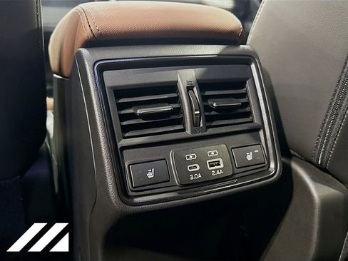 Used 2025 Subaru Forester Touring image 27