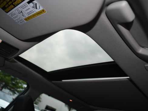 Used 2023 Nissan Rogue SL w/ SL Premium Package FWD image 7
