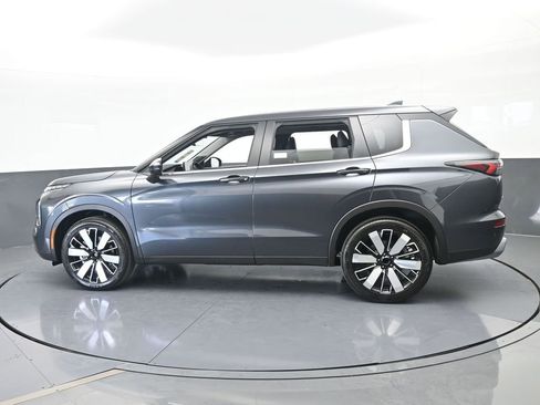 New 2026 Mitsubishi Outlander SE image 3