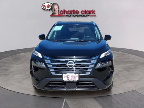 Used 2024 Nissan Rogue SV w/ SV Premium Package FWD image 8