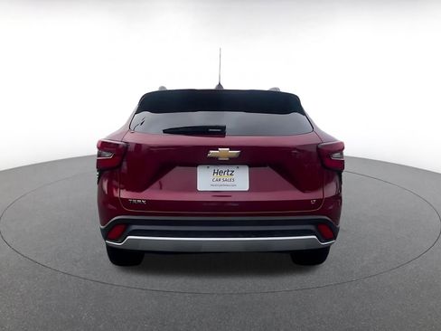 Used 2025 Chevrolet Trax LT image 12