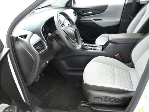 Used 2024 Chevrolet Equinox LS w/ LS Convenience Package image 25