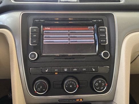 Used 2015 Volkswagen Passat 1.8T Limited Edition image 19