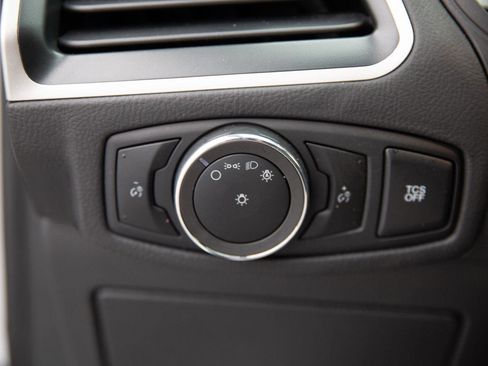 Used 2024 Ford Edge SEL image 19