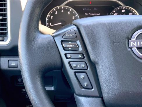 Used 2022 Nissan Frontier SV w/ Technology Package AWD/4WD image 23