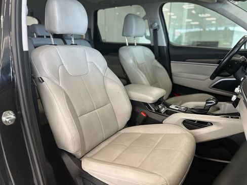 Used 2022 Kia Telluride EX image 25