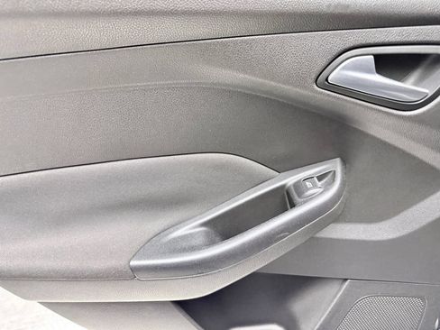 Used 2016 Ford Focus ST FWD image 17