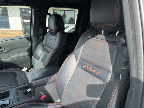 Used 2025 Nissan Frontier PRO-4X w/ Pro Premium Package image 3