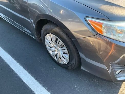 Used 2014 Toyota Camry LE FWD image 2