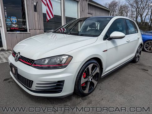 Used 2017 Volkswagen GTI SE FWD image 2
