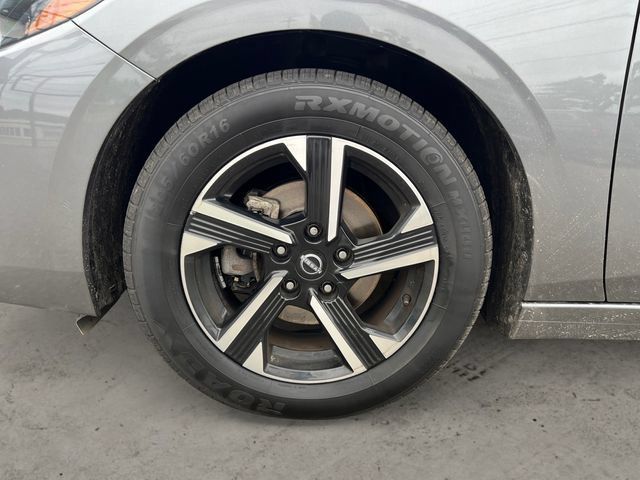 Used 2024 Nissan Sentra SV FWD image 14