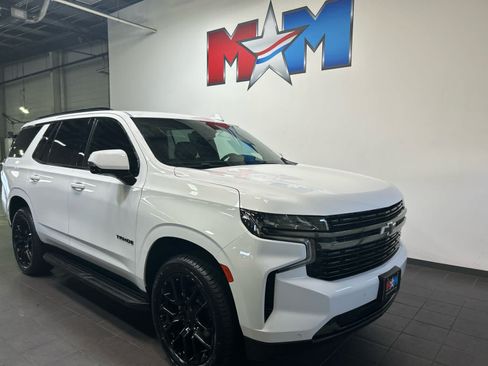 Used 2022 Chevrolet Tahoe RST w/ Luxury Package AWD/4WD image 2