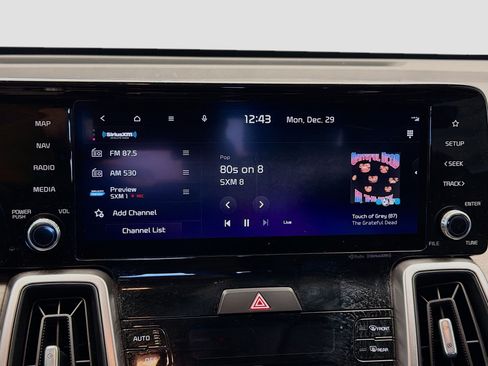 Used 2023 Kia Sorento EX image 9