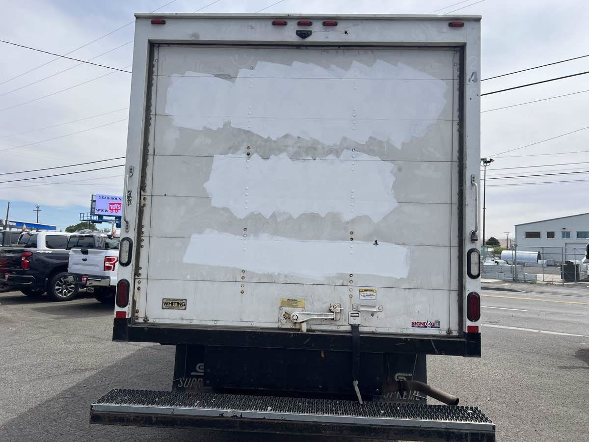 Used 2017 Chevrolet Express 3500 Extended RWD image 6