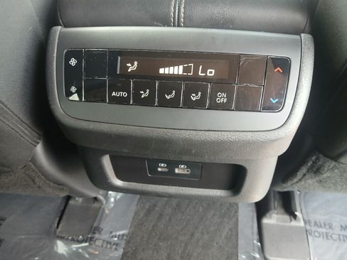 Used 2025 Nissan Pathfinder SV FWD image 19