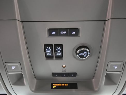 Used 2016 GMC Yukon Denali w/ Open Road Package image 44