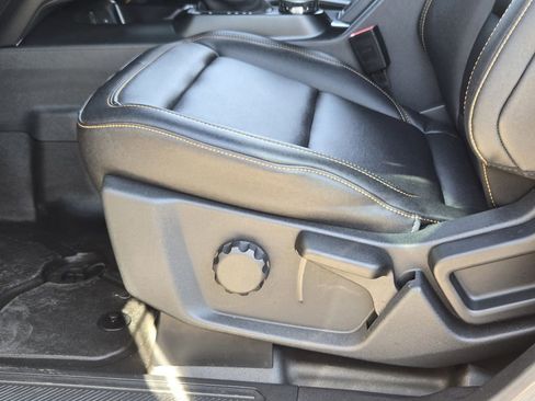 Used 2024 Ford Bronco Badlands image 32