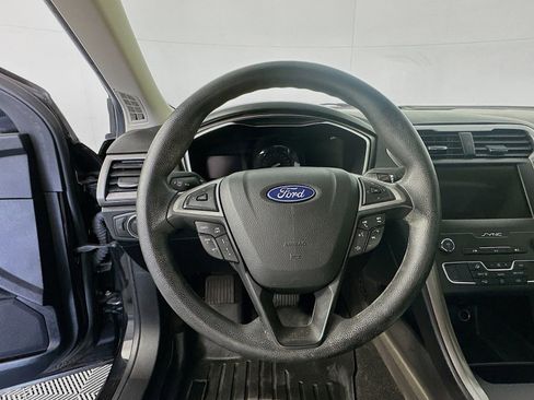 Used 2020 Ford Fusion SE FWD image 11