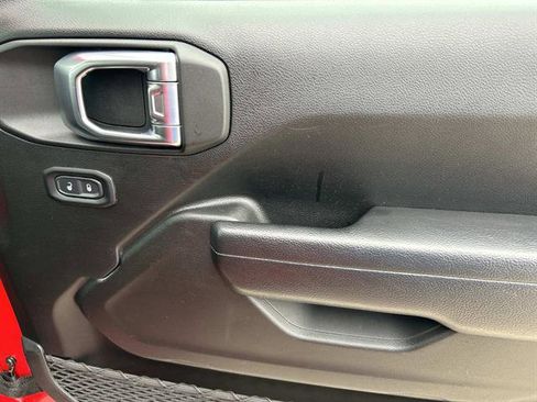 Used 2022 Jeep Gladiator Sport image 21