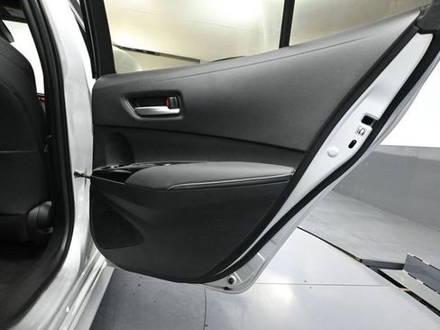 Used 2022 Toyota Corolla SE image 40