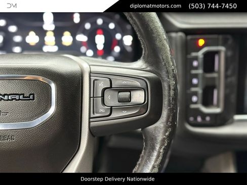 Used 2022 GMC Yukon XL Denali w/ Advanced Technology Package image 36