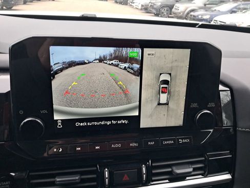 New 2025 Nissan Pathfinder SL w/ SL Premium Package image 21