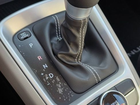 New 2025 Hyundai Venue SEL image 28