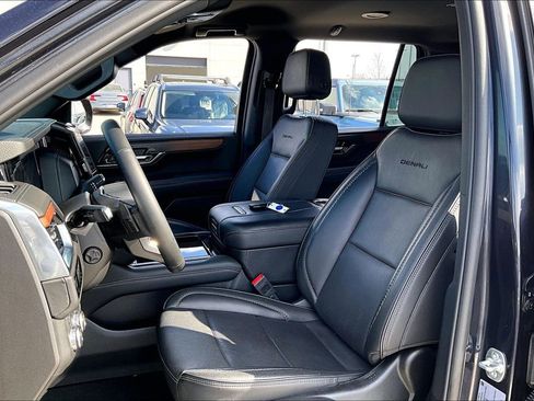 Used 2025 GMC Yukon Denali image 29