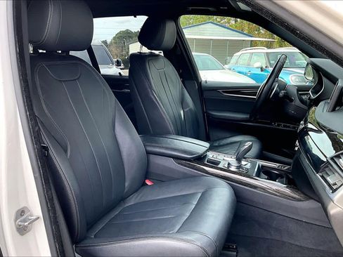 Used 2018 BMW X5 xDrive40e image 8