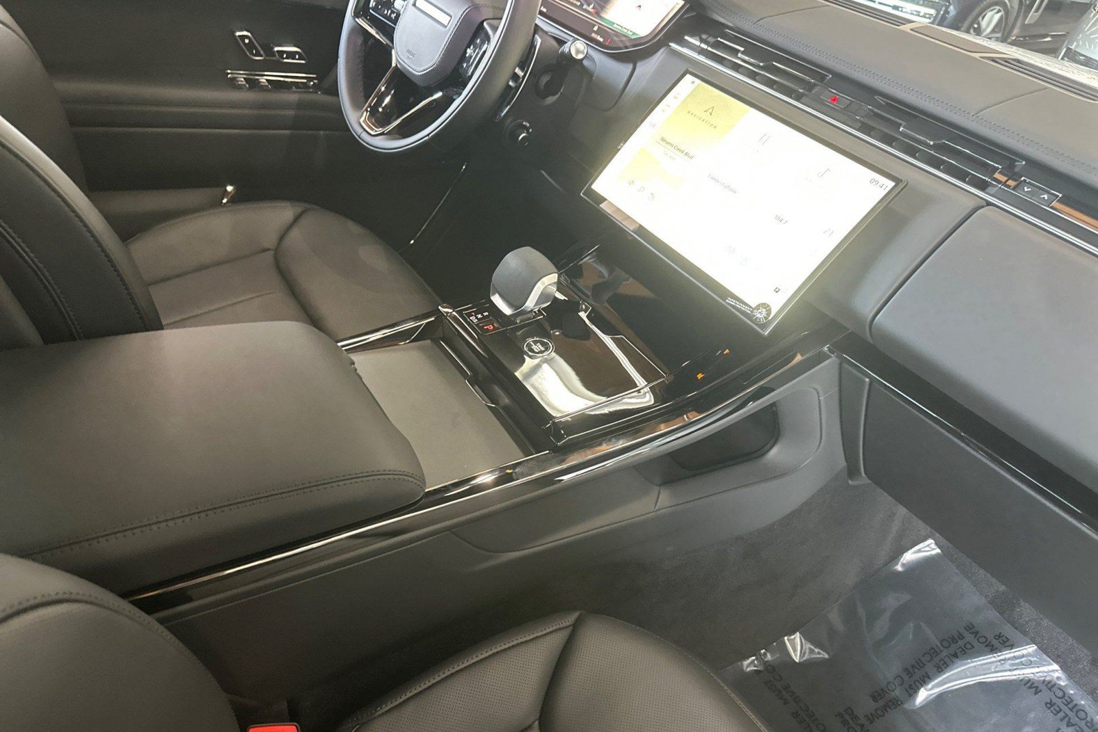 New 2026 Land Rover Range Rover Sport Dynamic SE AWD/4WD image 17