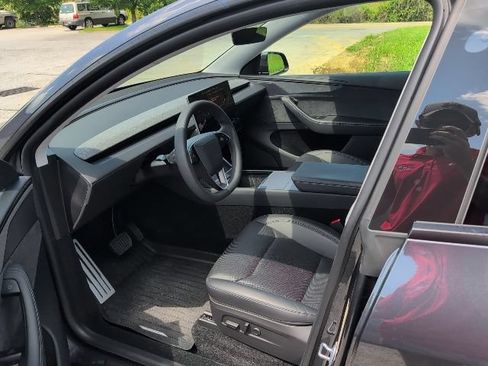 Used 2026 Tesla Model Y Long Range AWD/4WD image 5