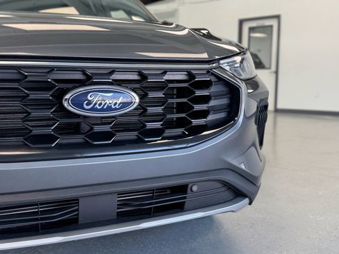 Used 2025 Ford Escape ST-Line image 11