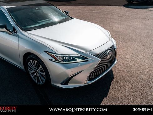 Used 2019 Lexus ES 350 w/ Premium Package FWD image 9