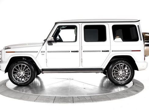 Used 2024 Mercedes-Benz G 550 image 2