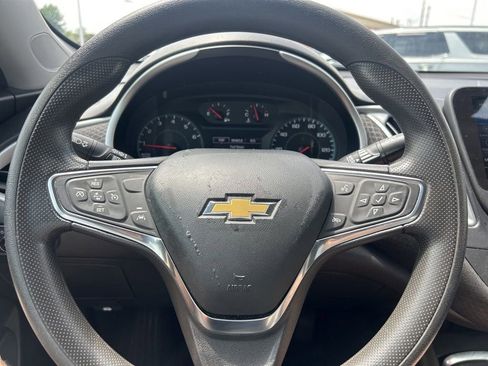 Used 2023 Chevrolet Malibu LT FWD image 14