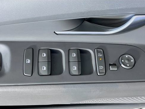 Used 2024 Hyundai Elantra SEL FWD image 18