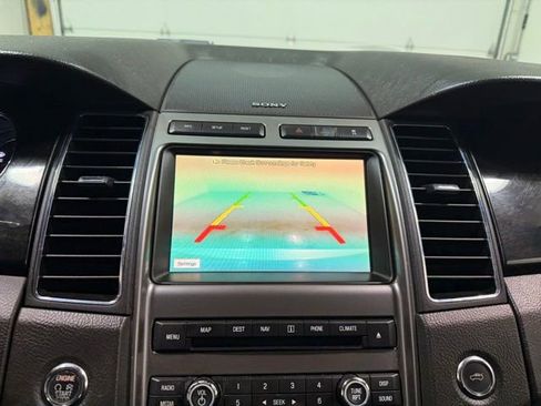 Used 2010 Ford Taurus Limited image 17