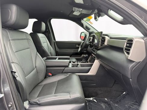 Used 2025 Toyota Tundra Limited w/ TRD Off-Road Package AWD/4WD image 15