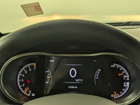 Used 2019 Jeep Grand Cherokee Laredo image 18