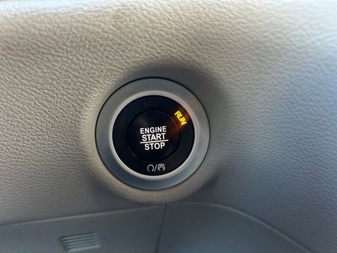 Used 2019 Chrysler Pacifica Touring-L Plus w/ Advanced Safetytec Group image 16