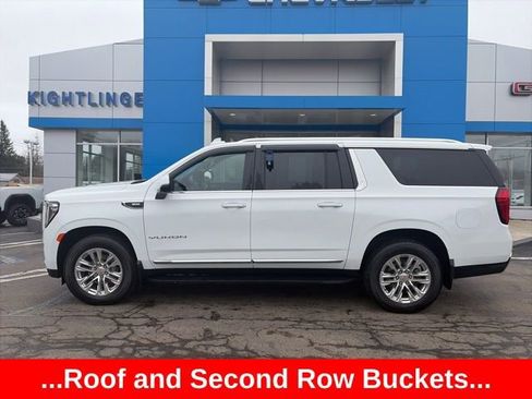 Used 2024 GMC Yukon XL SLT w/ SLT Luxury Package image 4