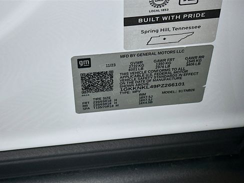 Used 2023 GMC Acadia SLE w/ Driver Convenience Package image 12