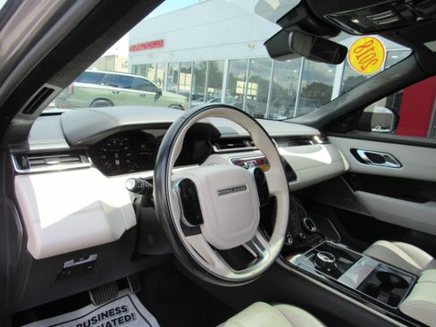 Used 2018 Land Rover Range Rover Velar AWD/4WD image 11