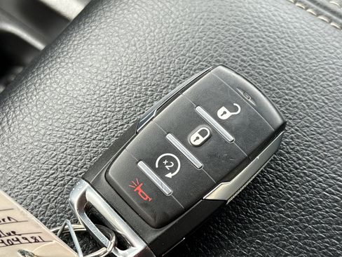 Used 2022 RAM 1500 Big Horn AWD/4WD image 37