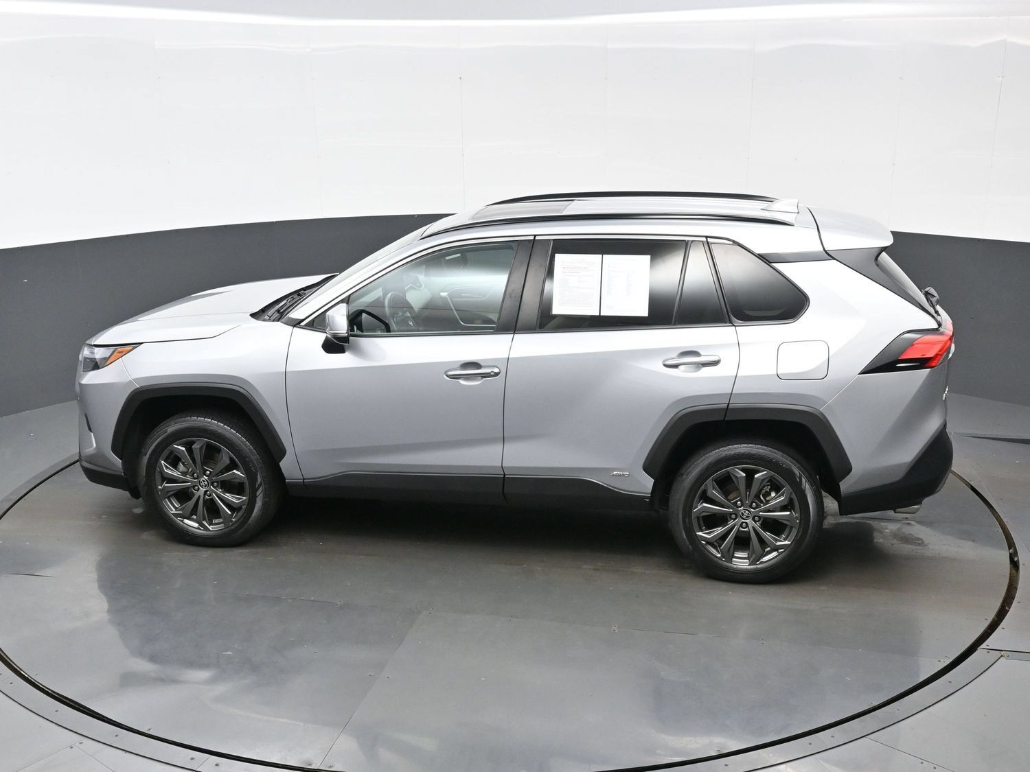 Used 2023 Toyota RAV4 Limited AWD/4WD image 38