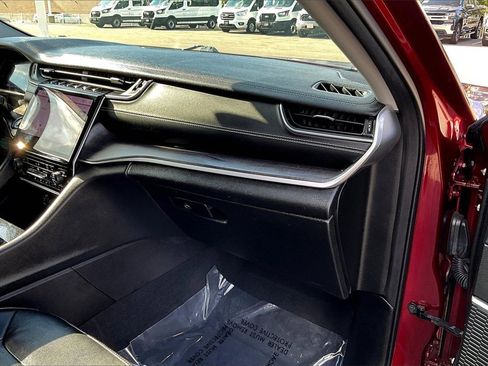 Used 2022 Jeep Grand Cherokee L Limited image 15