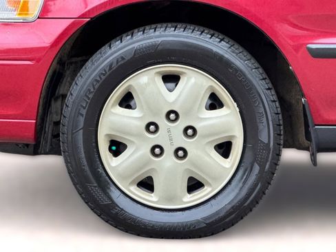 Used 1998 Isuzu Oasis S FWD image 11
